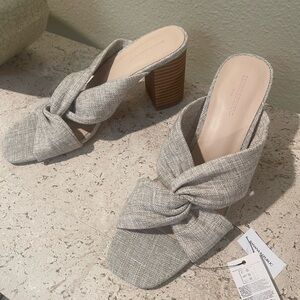 Banana Republic Gray crossover heeled sandals with Cushioned Footbed